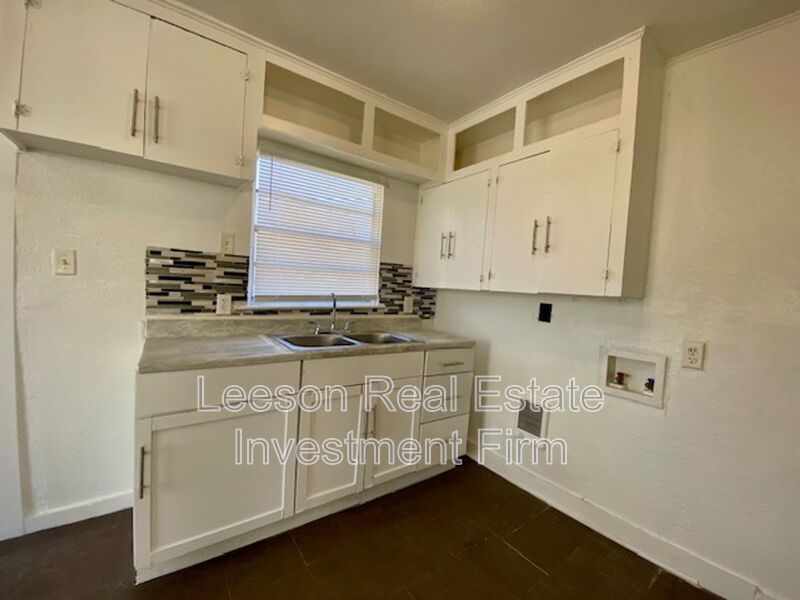2 Bedroom 1 Bath Home Available for Rent! property image