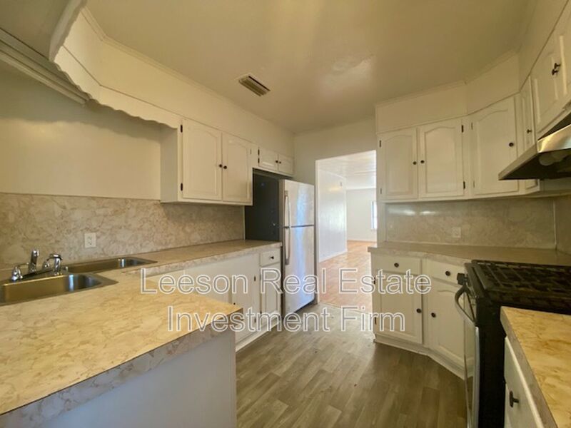 3 Bedroom 1 Bath House with Bonus Room Available Now! property image