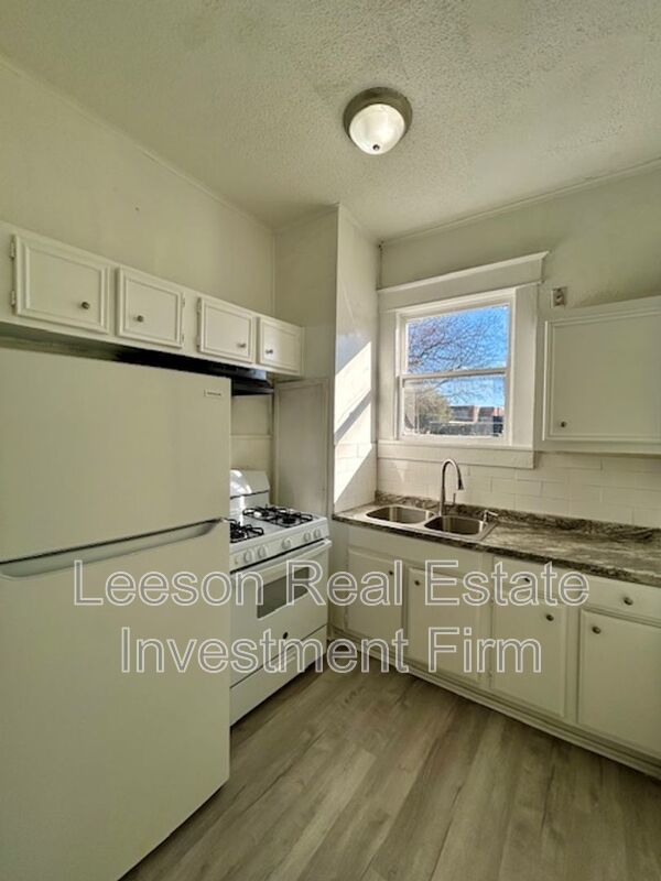 1 Bedroom 1 Bath Downstairs Apartment in Historical Highland property image