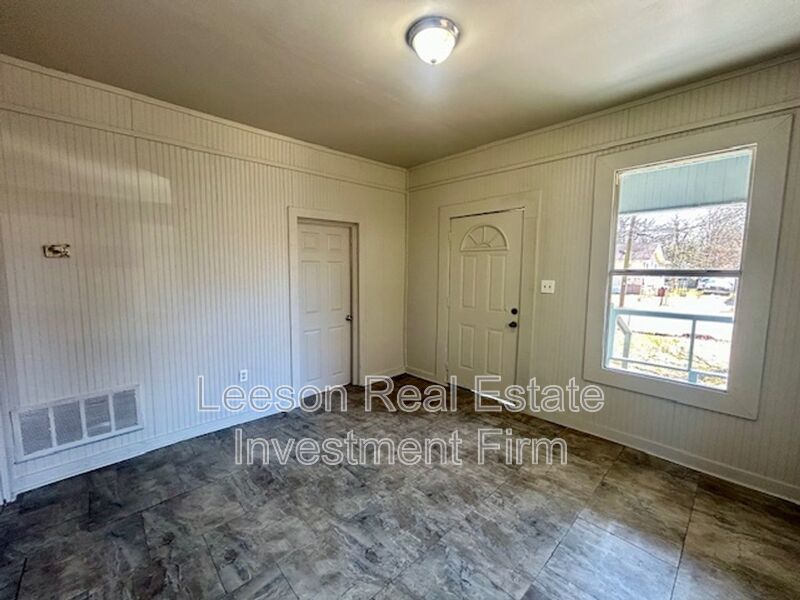 2 Bedroom 1 Bath Home Available for Lease! property image