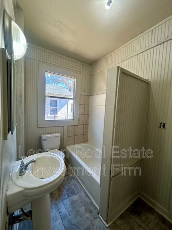 2 Bedroom 1 Bath Home Available for Lease! property image