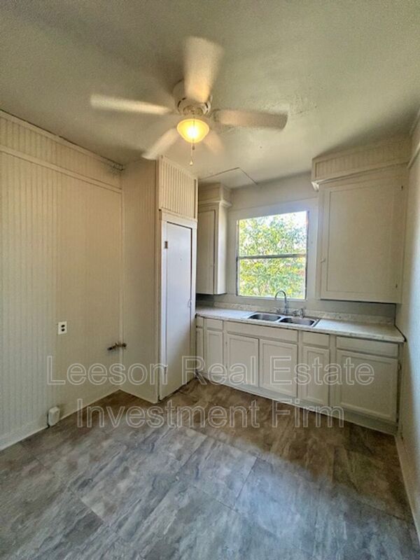 2 Bedroom 1 Bath Home Available for Lease! property image