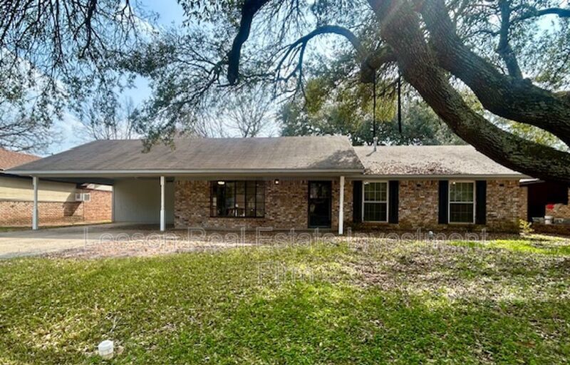 Large 4 Bedroom /2 Bath Home Available for Rent in Old Green Acres Subdivision! property image