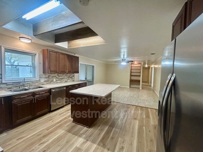 Large 4 Bedroom /2 Bath Home Available for Rent in Old Green Acres Subdivision! property image