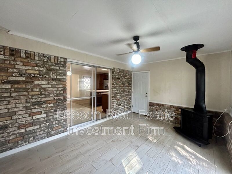 Large 4 Bedroom /2 Bath Home Available for Rent in Old Green Acres Subdivision! property image