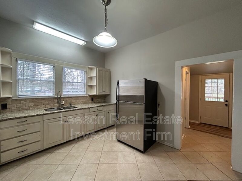 Charming 3 Bedroom 2 Bath Home Available in Keithville! property image