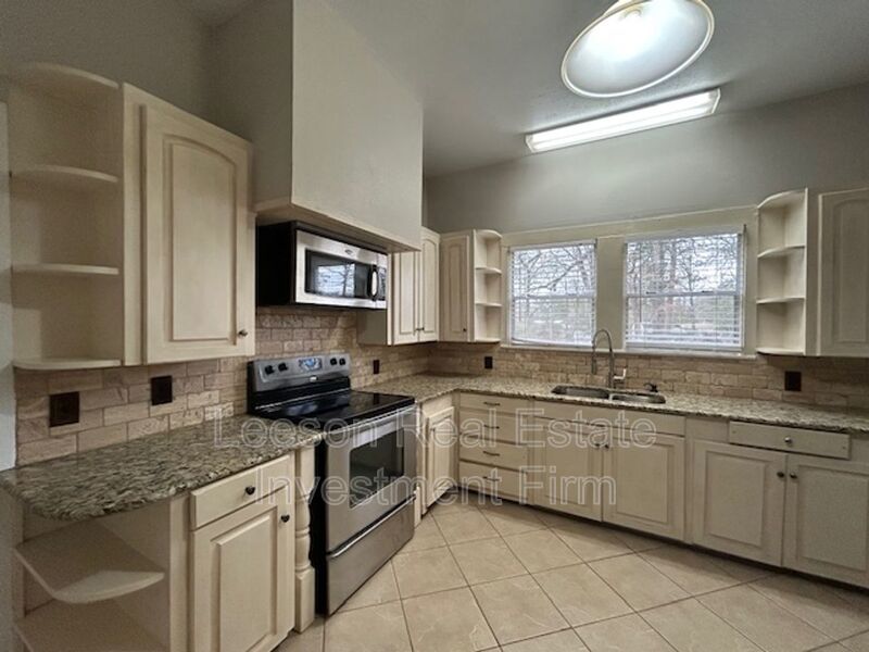 Charming 3 Bedroom 2 Bath Home Available in Keithville! property image