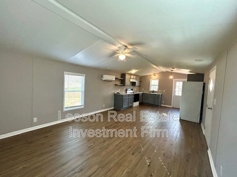 Recently Renovated 2 Bedroom 1 Bath Home Available for Lease! property image
