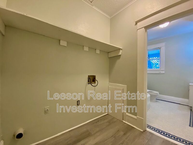 1 Bedroom 1 Bath Upstairs Apartment for Rent in Historical Highland! property image