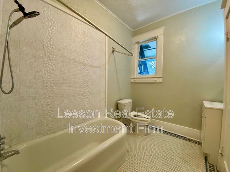 1 Bedroom 1 Bath Upstairs Apartment for Rent in Historical Highland! property image