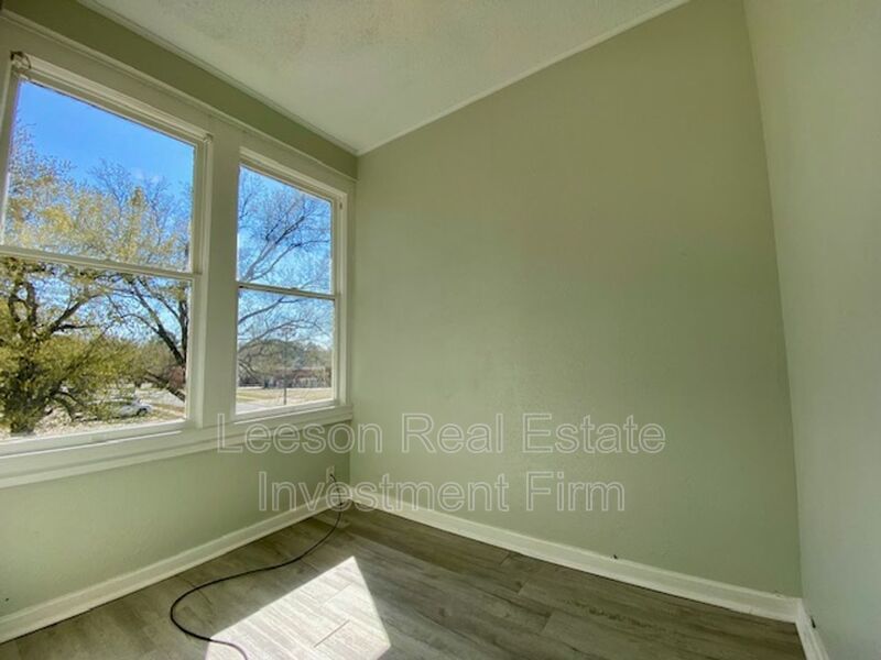 1 Bedroom 1 Bath Upstairs Apartment for Rent in Historical Highland! property image