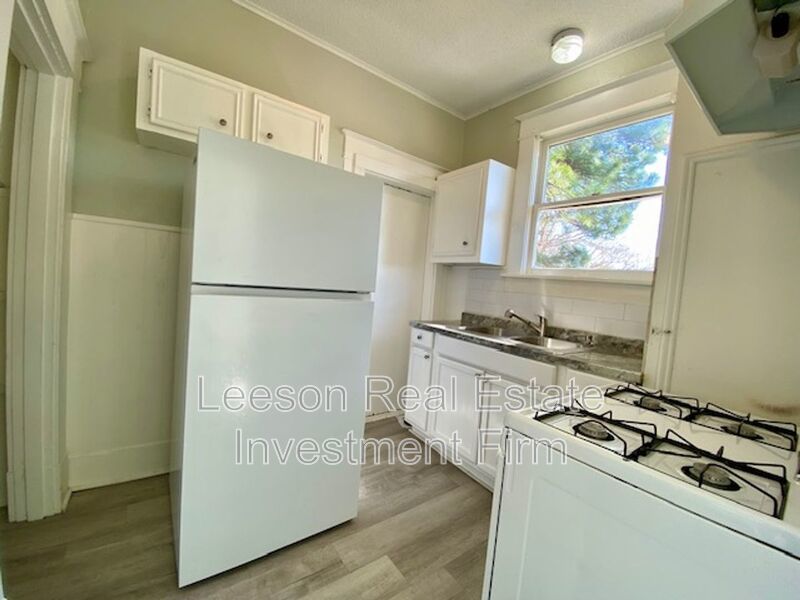 1 Bedroom 1 Bath Upstairs Apartment for Rent in Historical Highland! property image
