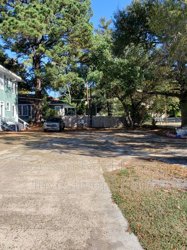 1 Bedroom 1 Bath Upstairs Apartment for Rent in Historical Highland! property image
