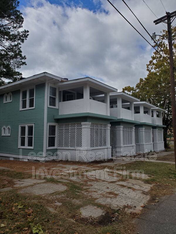 1 Bedroom 1 Bath Upstairs Apartment for Rent in Historical Highland! property image