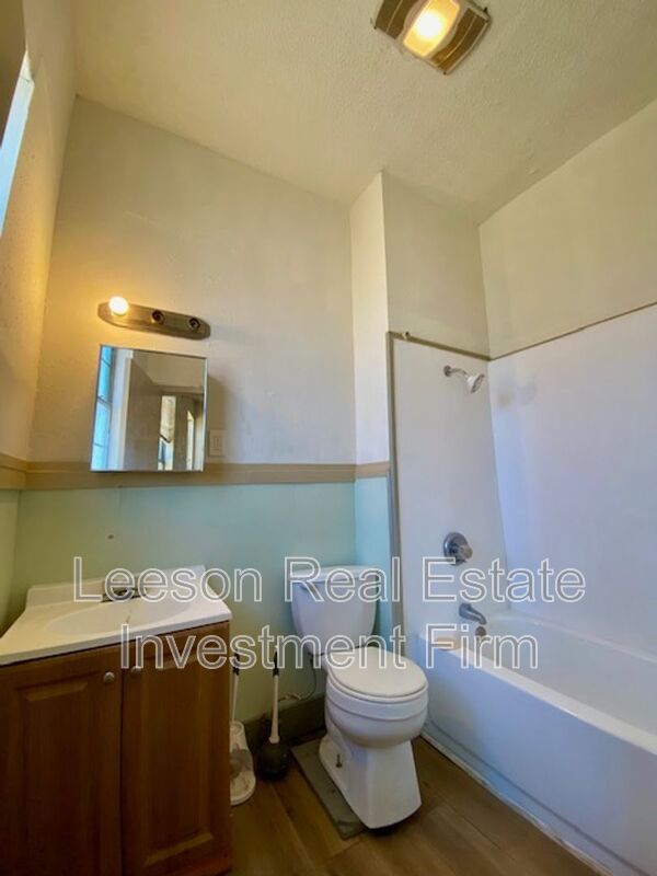 2 Bedroom 1 Bath Duplex Available in Highland! property image