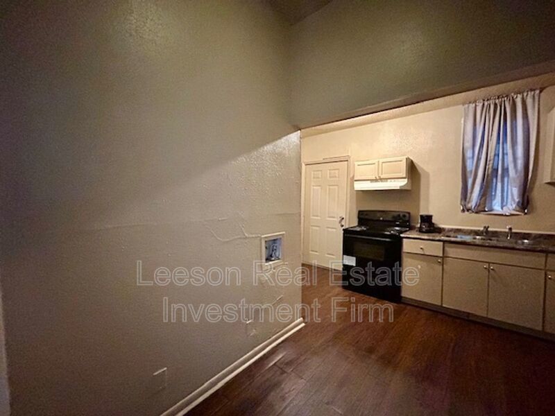 2 Bedroom 1 Bath Duplex Available in Highland! property image