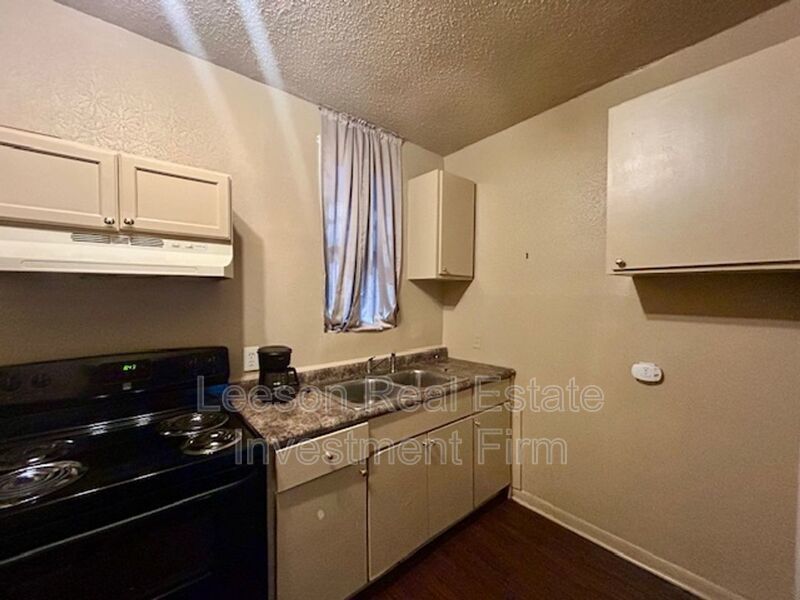 2 Bedroom 1 Bath Duplex Available in Highland! property image