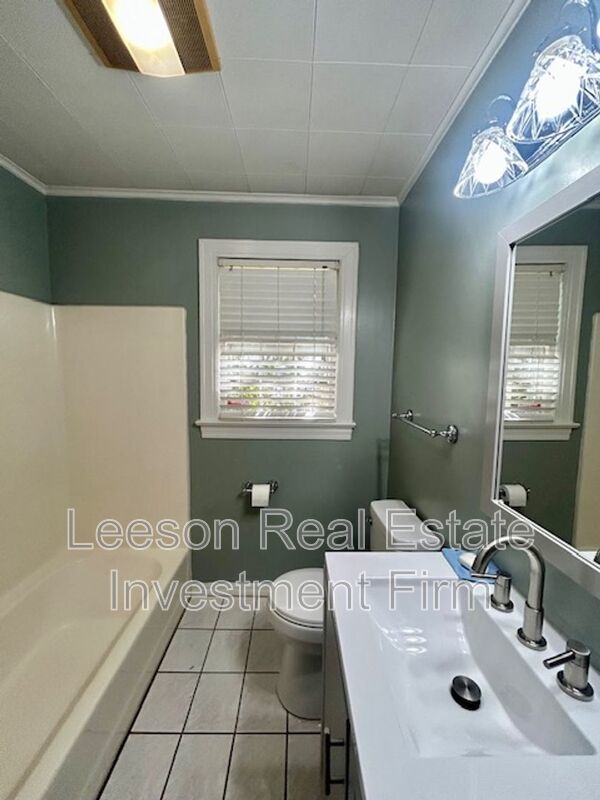 Spacious 4 Bedroom 2 Bath Home in Broadmoor Subdivision! property image