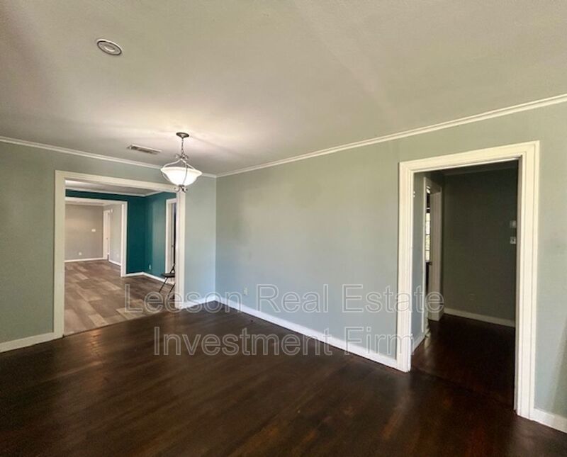 Spacious 4 Bedroom 2 Bath Home in Broadmoor Subdivision! property image