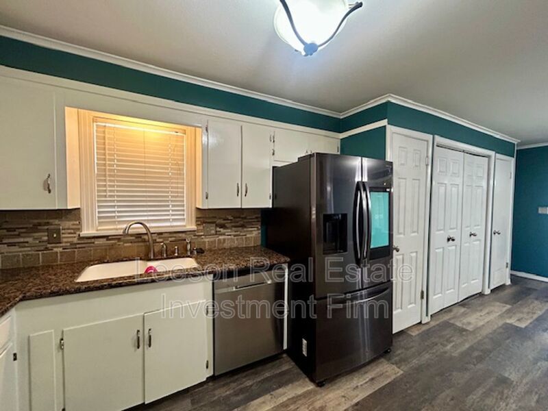 Spacious 4 Bedroom 2 Bath Home in Broadmoor Subdivision! property image