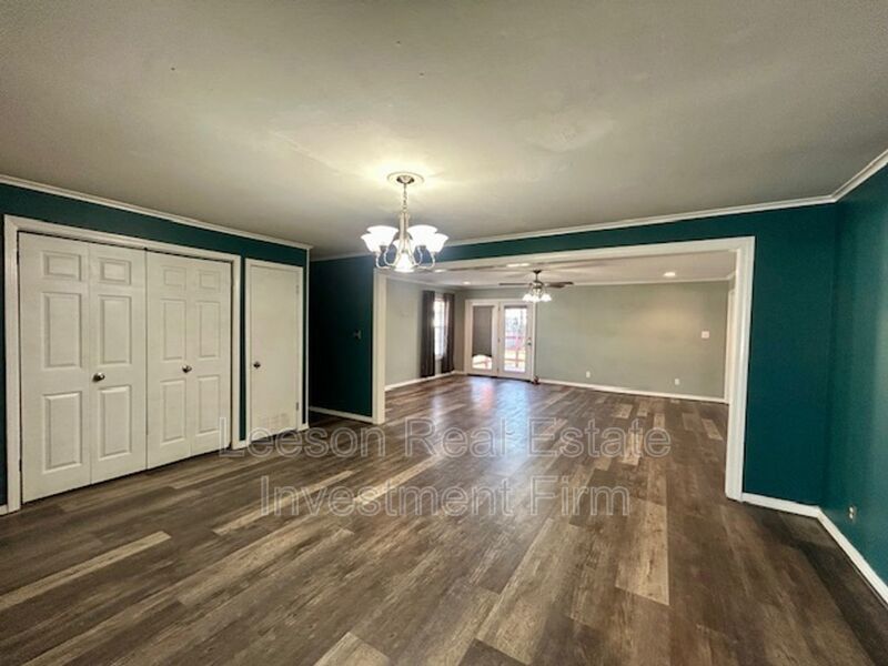 Spacious 4 Bedroom 2 Bath Home in Broadmoor Subdivision! property image