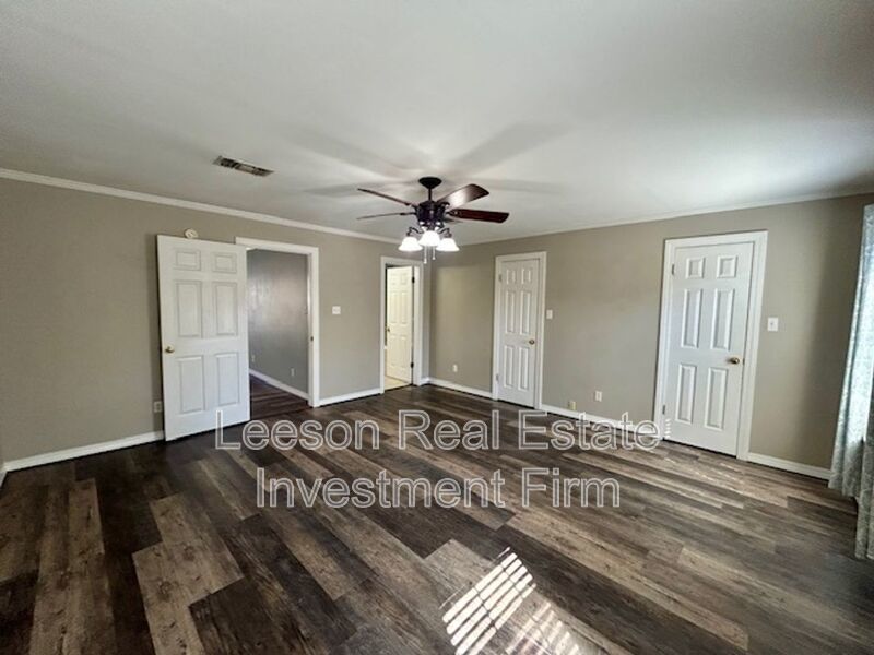 Spacious 4 Bedroom 2 Bath Home in Broadmoor Subdivision! property image