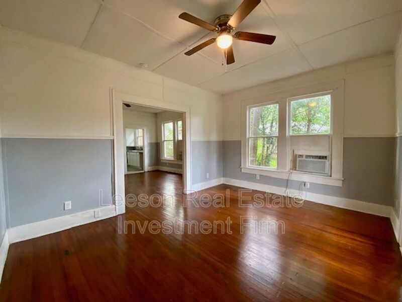 Large 1 Bedroom 1 Bath Downstairs Apartment for Rent in Historical Highland! property image