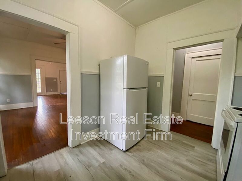 Large 1 Bedroom 1 Bath Downstairs Apartment for Rent in Historical Highland! property image