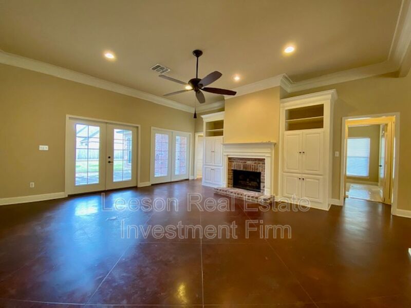 Stunning 3 Bedroom 2.5 Bath Home in Norris Ferry Landing Subdivision! property image