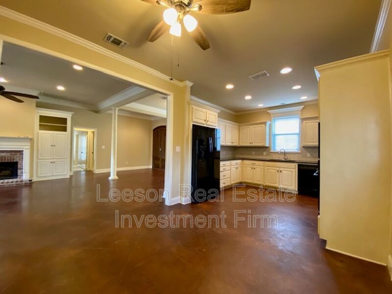 Stunning 3 Bedroom 2.5 Bath Home in Norris Ferry Landing Subdivision! property image