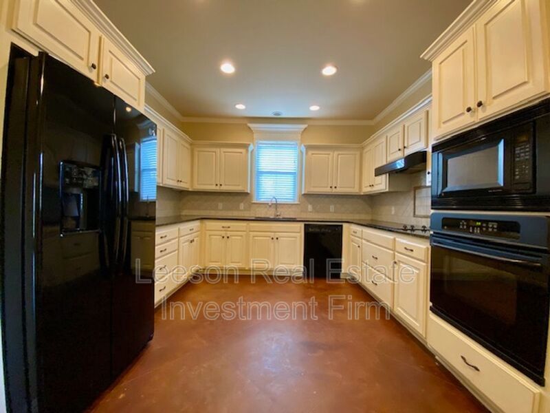 Stunning 3 Bedroom 2.5 Bath Home in Norris Ferry Landing Subdivision! property image