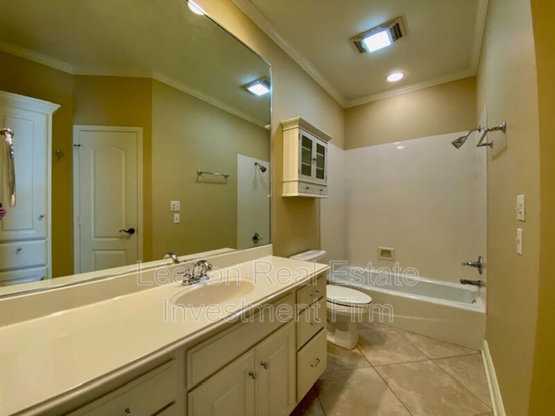 Stunning 3 Bedroom 2.5 Bath Home in Norris Ferry Landing Subdivision! property image