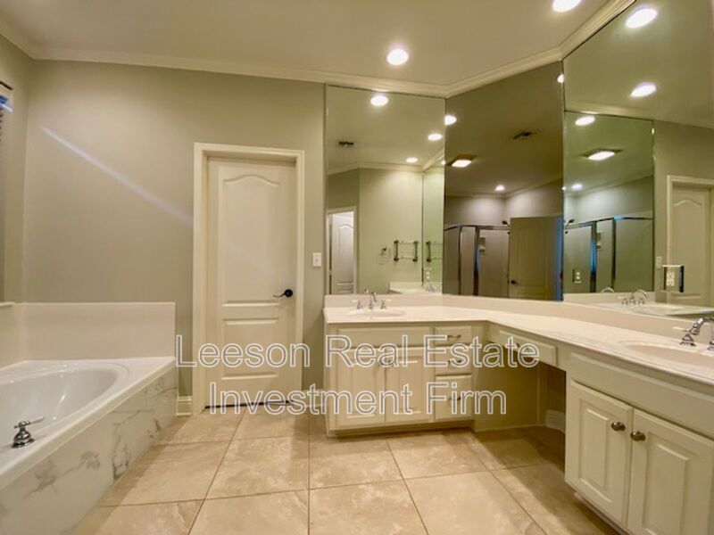 Stunning 3 Bedroom 2.5 Bath Home in Norris Ferry Landing Subdivision! property image