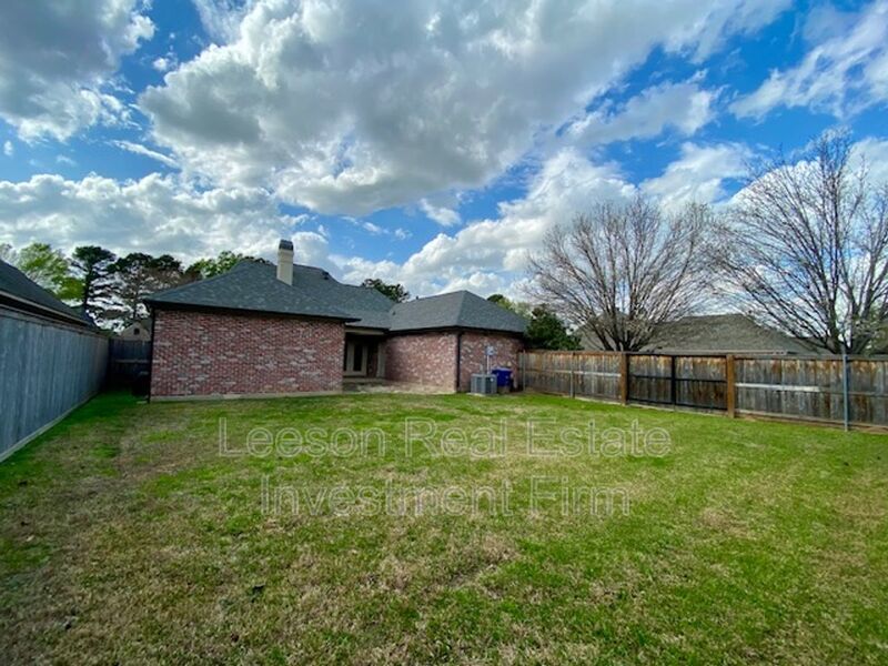 Stunning 3 Bedroom 2.5 Bath Home in Norris Ferry Landing Subdivision! property image