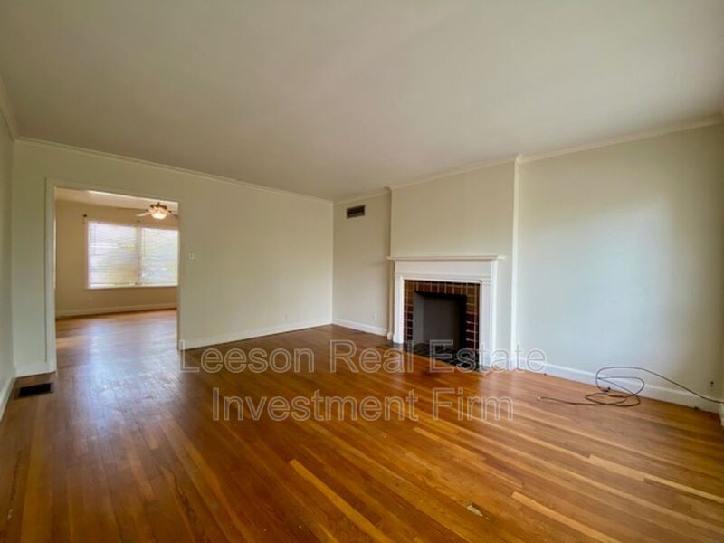 Beautiful 2 Bedroom 1 Bath Downstairs Duplex in Highland! property image