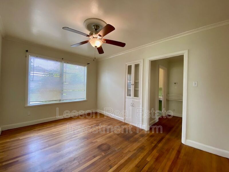 Beautiful 2 Bedroom 1 Bath Downstairs Duplex in Highland! property image