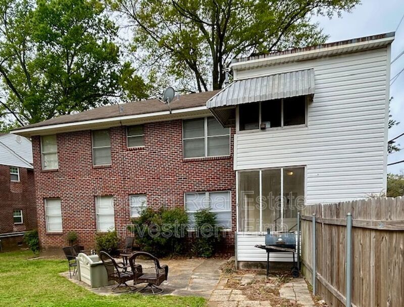 Beautiful 2 Bedroom 1 Bath Downstairs Duplex in Highland! property image
