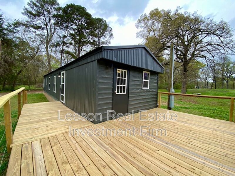 Recently Renovated 2 Bedroom 1 Bath Home Available for Lease! property image