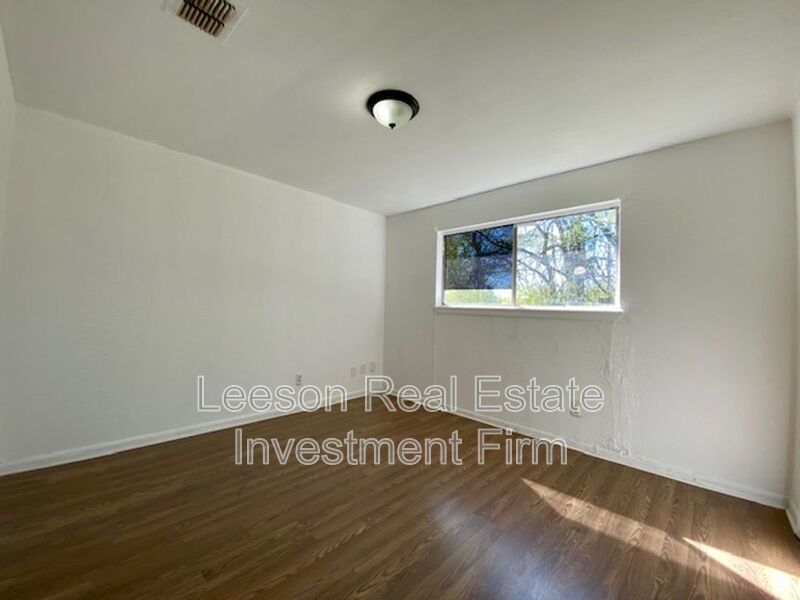 3 Bedroom 1 Bath Home Available in Cedar Grove! property image