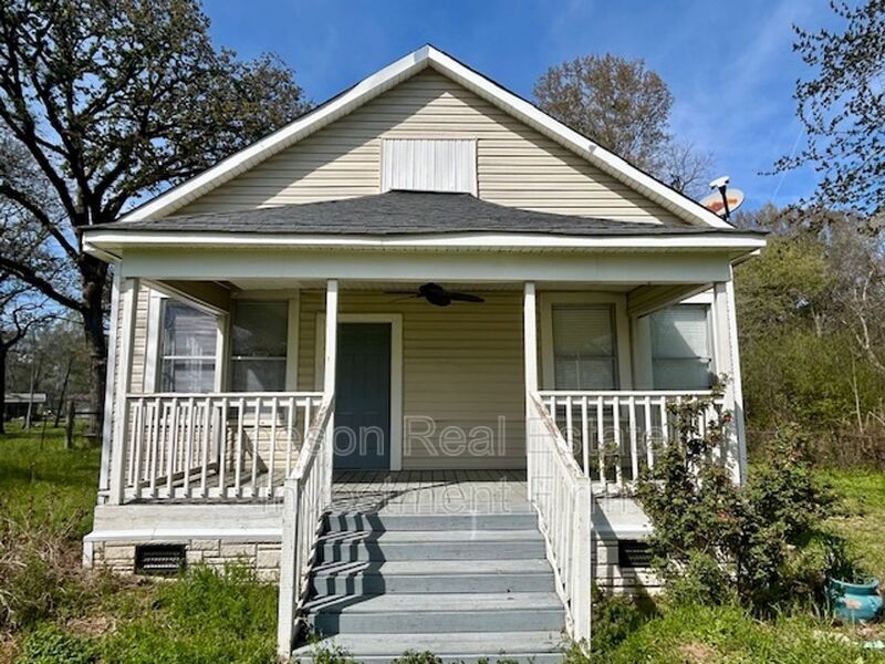 Charming 3 Bedroom 2 Bath Home Available in Keithville! property image