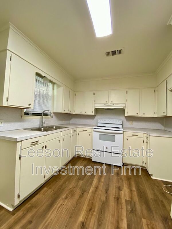 3 Bedroom 1 Bath Home Available in Greenbrook Neighborhood! property image