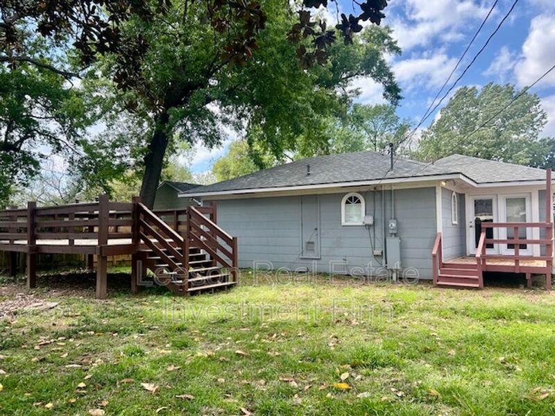 Spacious 4 Bedroom 2 Bath Home in Broadmoor Subdivision! property image