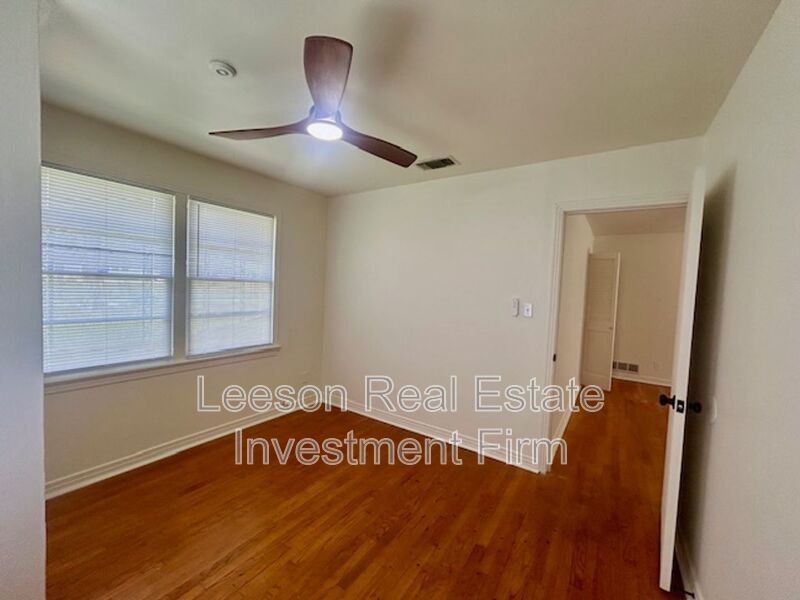 Charming 3 Bedroom 1 Bath Home in Broadmoor Neighorhood! property image