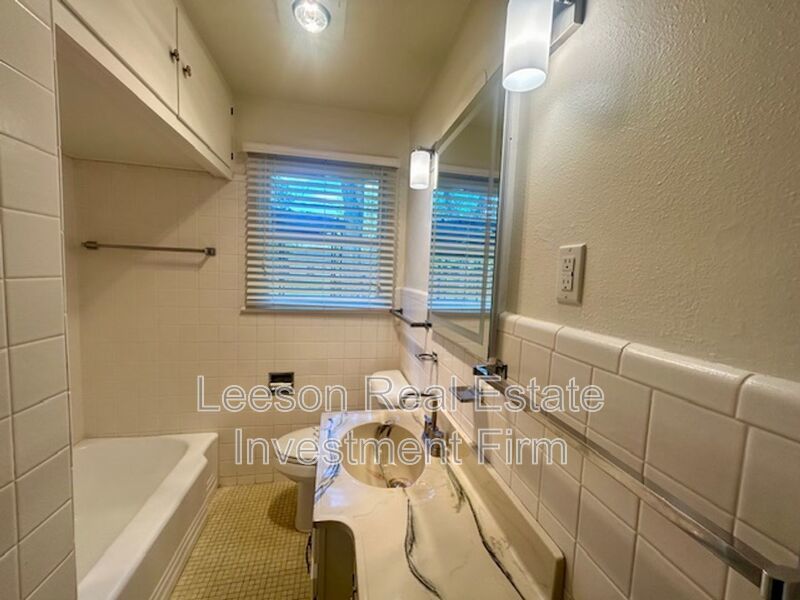 Charming 3 Bedroom 1 Bath Home in Broadmoor Neighorhood! property image