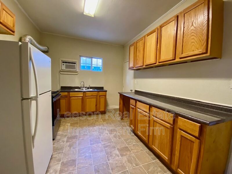 1 Bedroom 1 Bath Duplex Available in Highland Neighborhood! property image