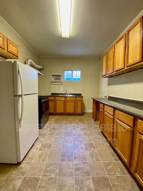 1 Bedroom 1 Bath Duplex Available in Highland Neighborhood! property image