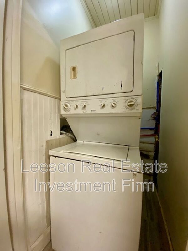 1 Bedroom 1 Bath Duplex Available in Highland Neighborhood! property image