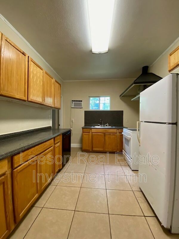 1 Bedroom 1 Bath Duplex Available property image