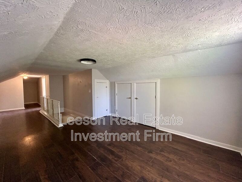 2 Story 3 Bedroom 2 Bath Home in Broadmoor Neighborhood Available for Lease! property image