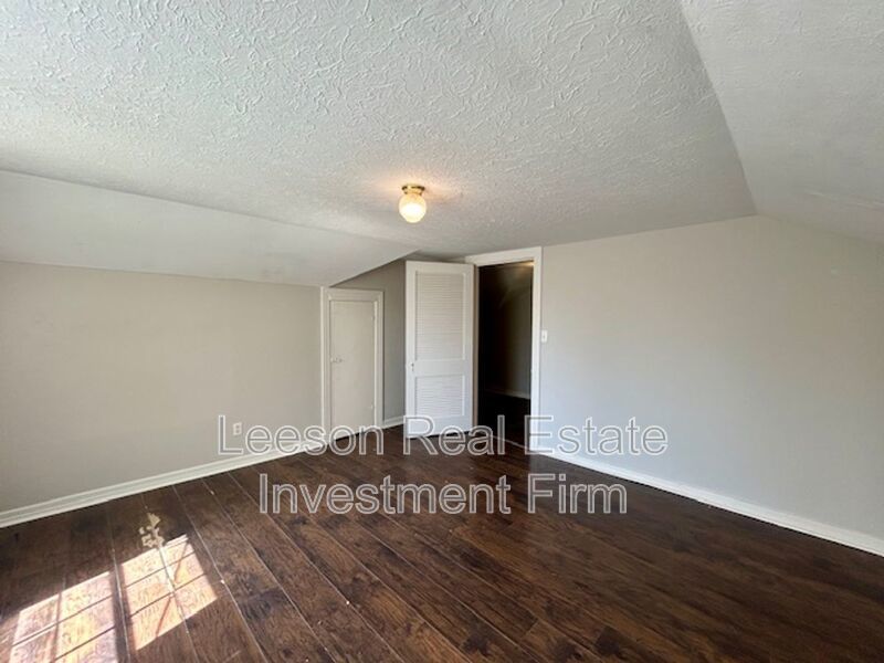 2 Story 3 Bedroom 2 Bath Home in Broadmoor Neighborhood Available for Lease! property image